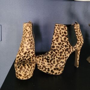 Vince Camuto Bailey cheetah print booties